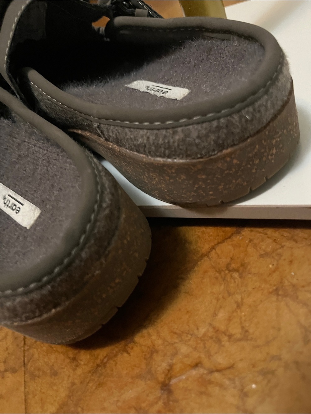 Earth Gray Felt Embroidered Mules NEW Sz 7.5 Womens - Picture 5 of 11